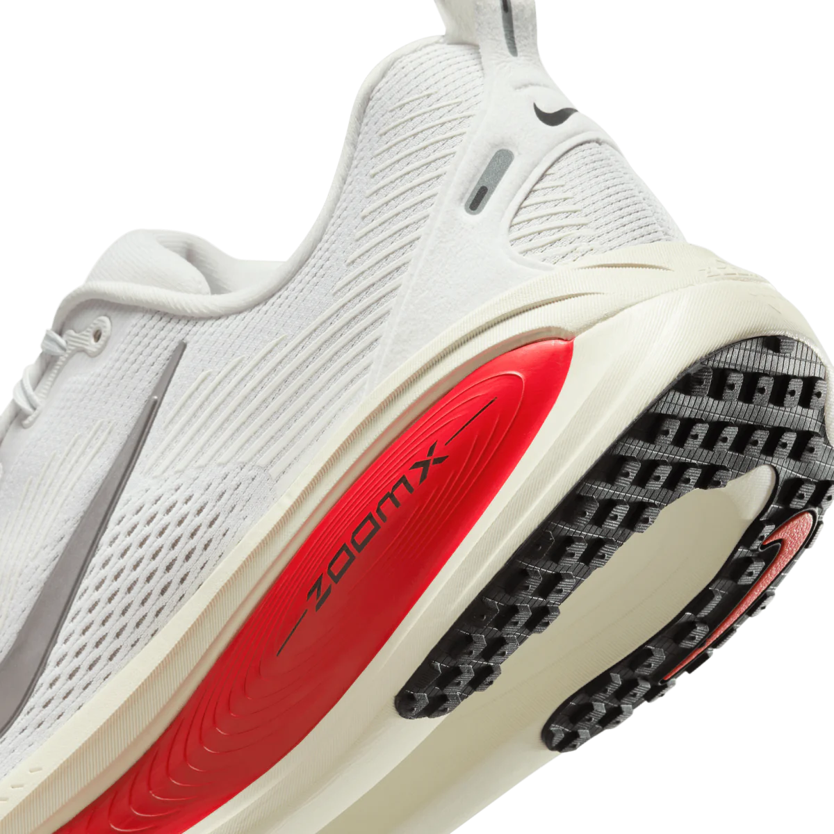 Nike Air Zoom Vomero 18 bėgimo bateliai baltai raudona Men's