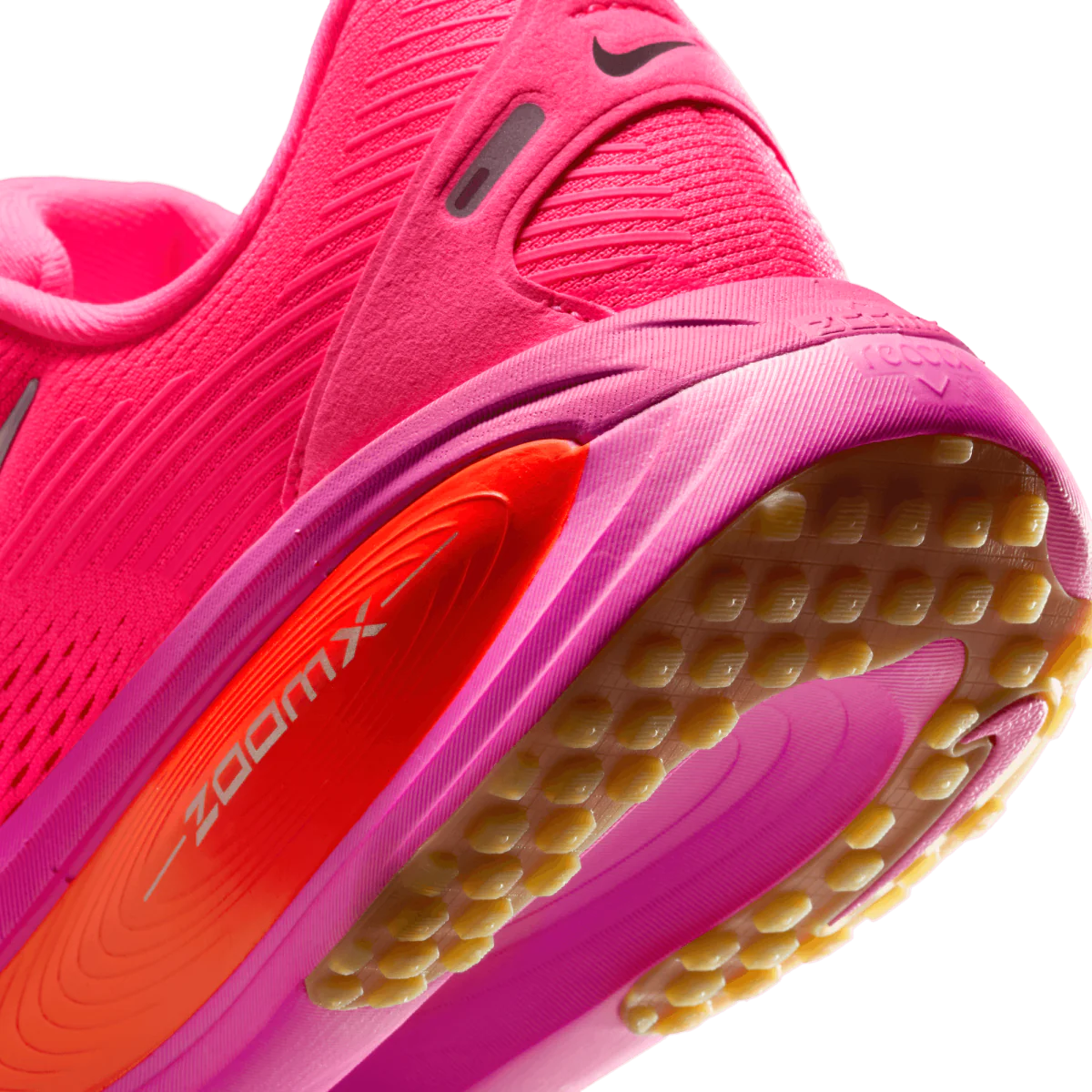 Nike Vomero 18 running shoes pink Woman's HM6804-602