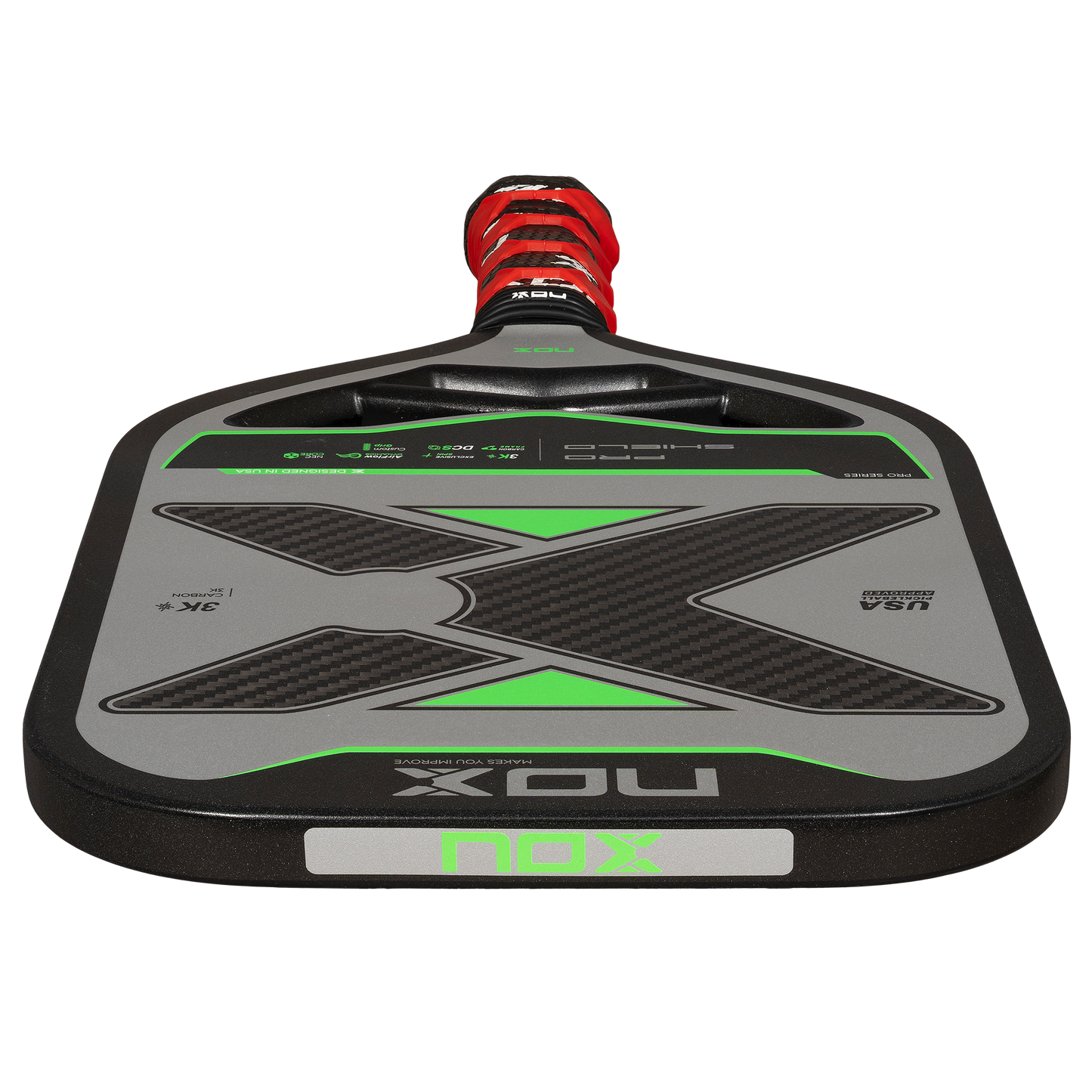 Piklbolo raketė NOX PRO SHIELD 3K Carbon iš viršaus – klasikinė forma su NOX logotipu ir aukštos kokybės apdaila