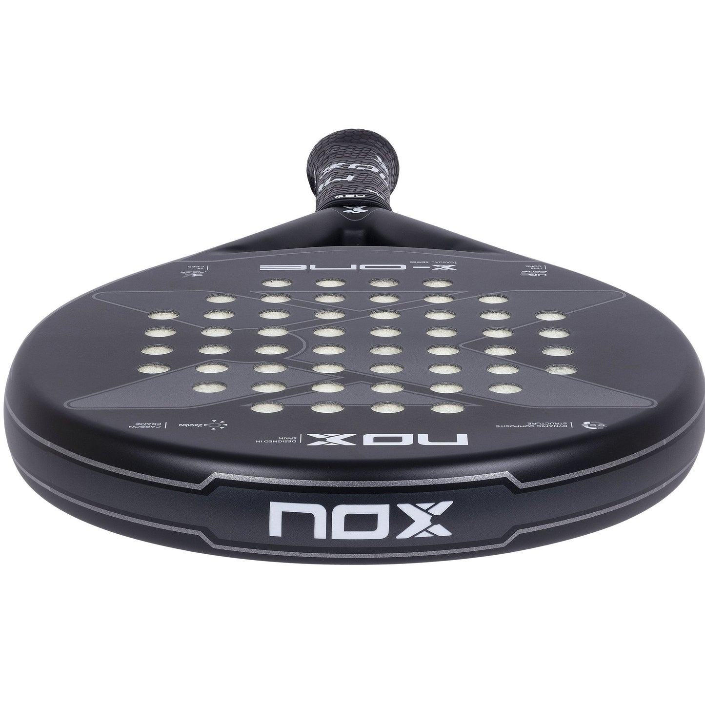 NOX X One padelio raketė iš viršaus – apvali galva su simetrišku kontūru ir NOX logotipu centre
