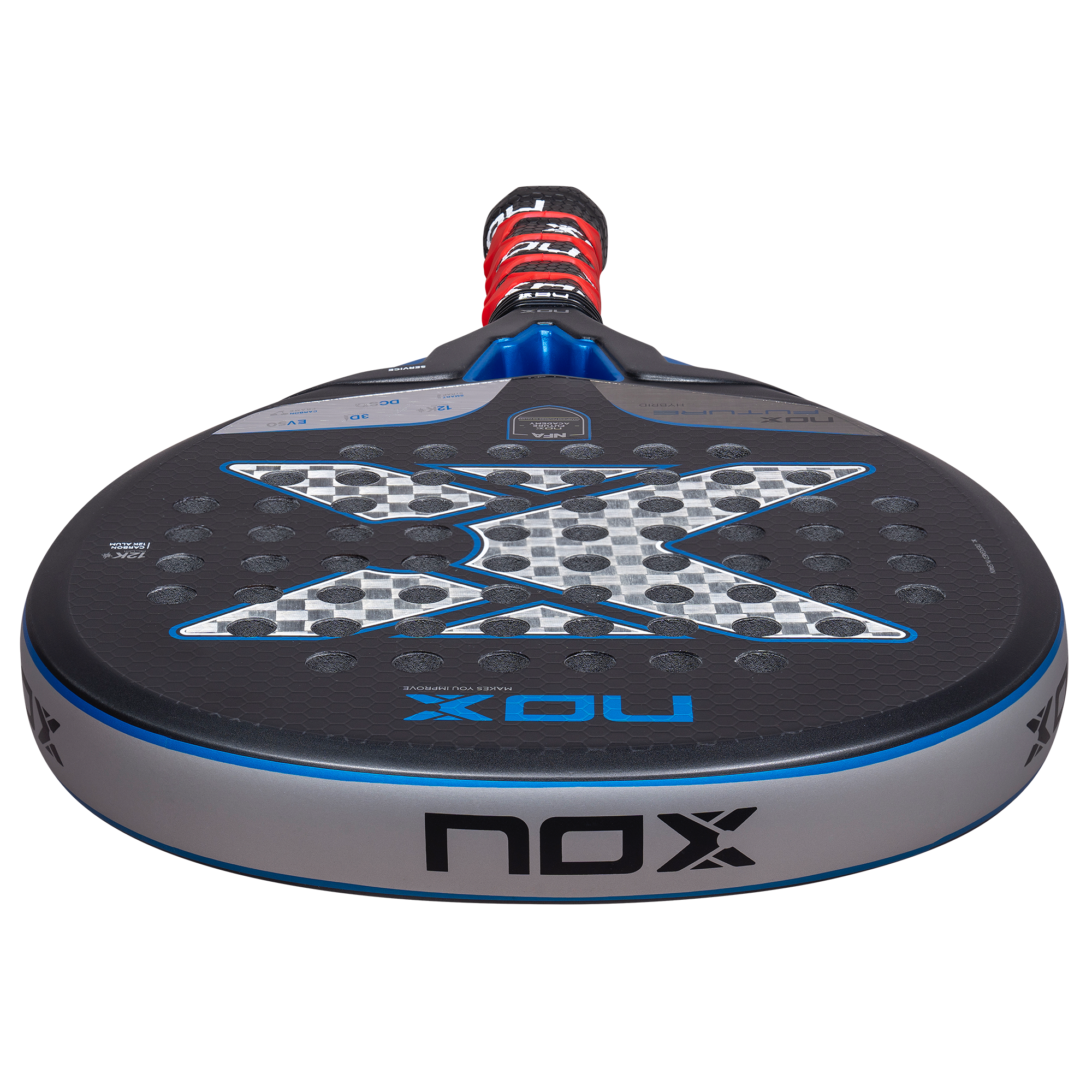 NOX HYBRID 12K ALUM 2025 padelio raketė iš viršaus – hibridinės galvos forma su aerodinamišku kontūru