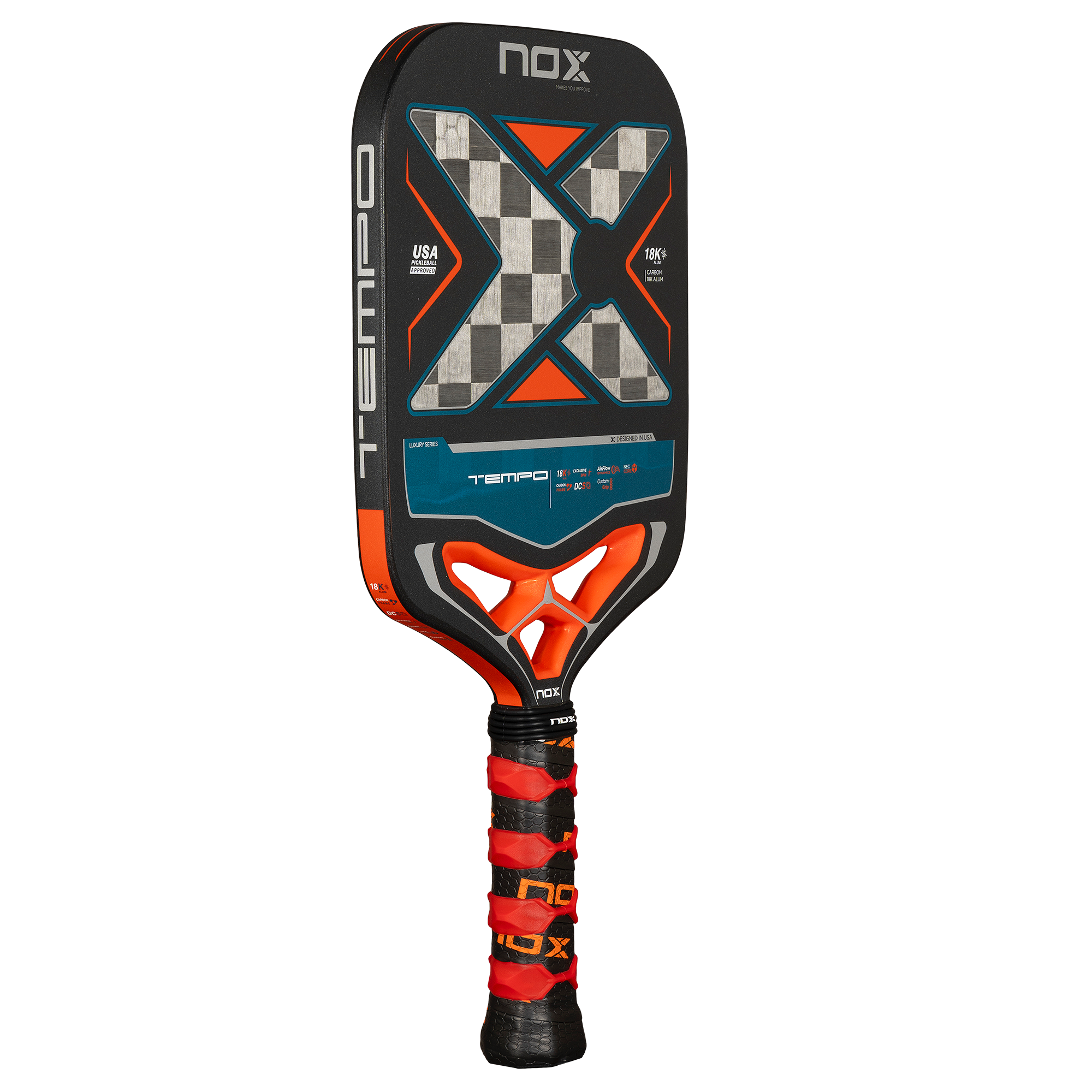 NOX Luxury Tempo 18K Alum-Carbon pickleball raketė iš kampo – tvirta ir lengva konstrukcija profesionaliam žaidimui