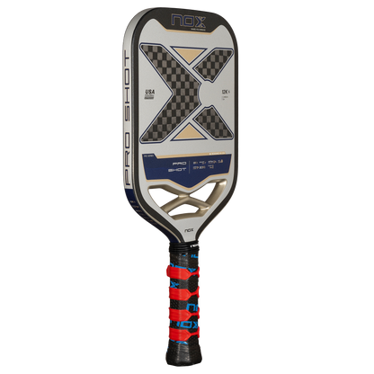 NOX PRO SHOT RACKET 12K Carbon piklbolo raketė iš kampo – moderni konstrukcija ir optimalus balansas profesionaliam žaidimui