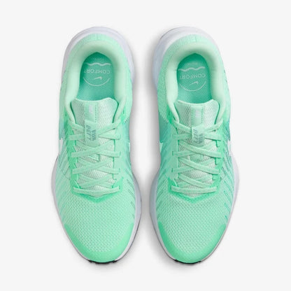 Woman Nike Run Defy women's running shoes