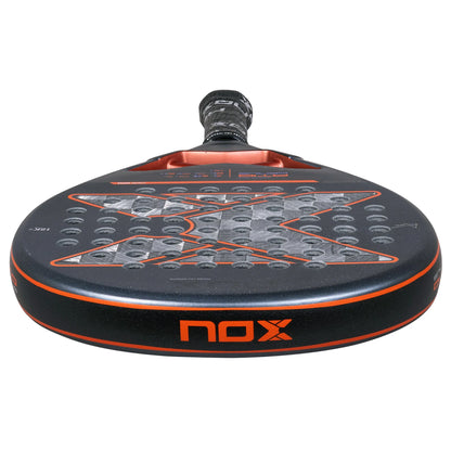NOX AT10 Genius 18K Alum padelio raketė iš viršaus – 2025 metų modelio galvos kontūras