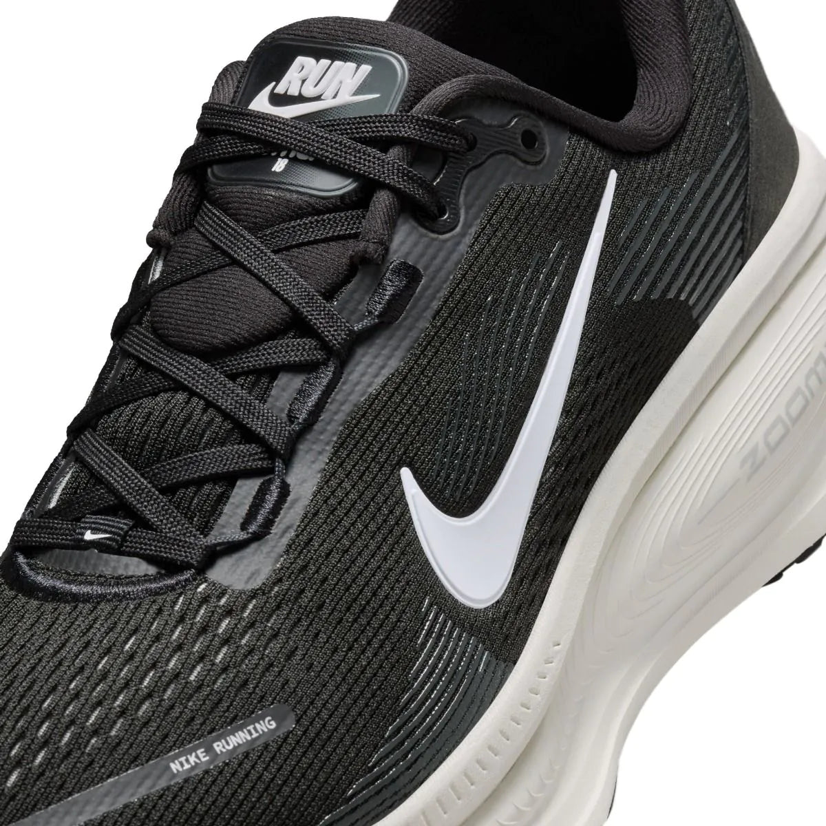 Nike Air Zoom Vomero 18 bėgimo bateliai juodai balta Woman's HM6804-005