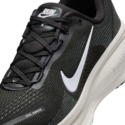 Nike Air Zoom Vomero 18 bėgimo bateliai juodai balta Woman's HM6804-005
