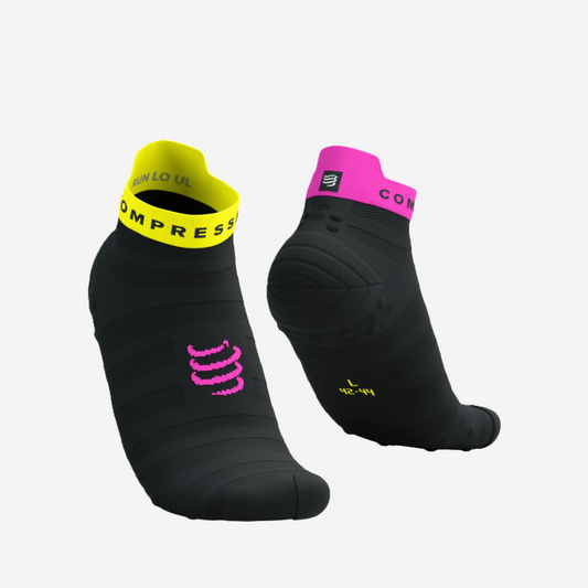 COMPRESSPORT PRO RACING V4.0 ULTRALIGHT trumpos bėgimo kojinės