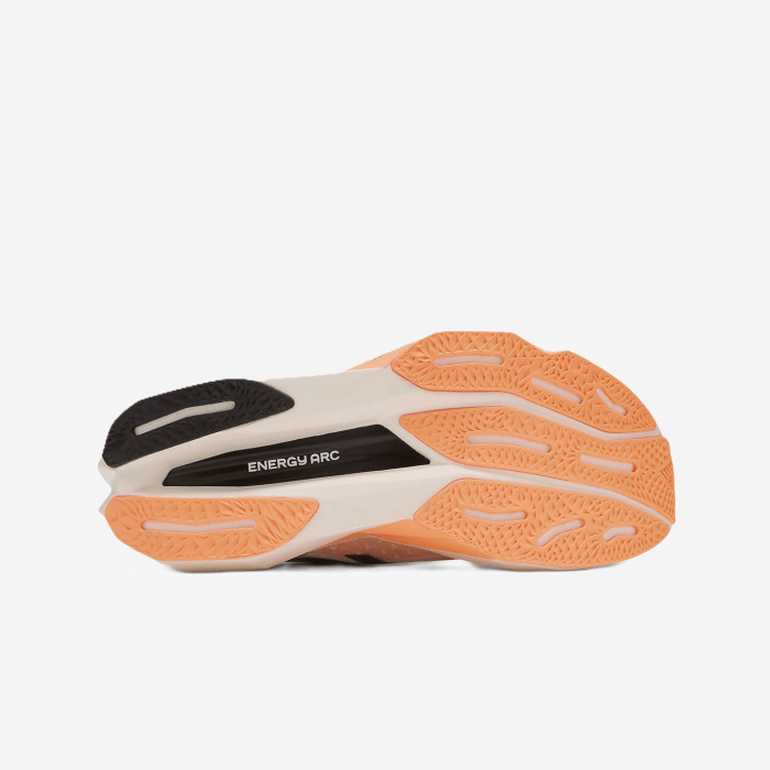 New Balance FuelCell SuperComp Elite v4 (balta/oranžinė)– moteriški bėgimo batai - FitZone