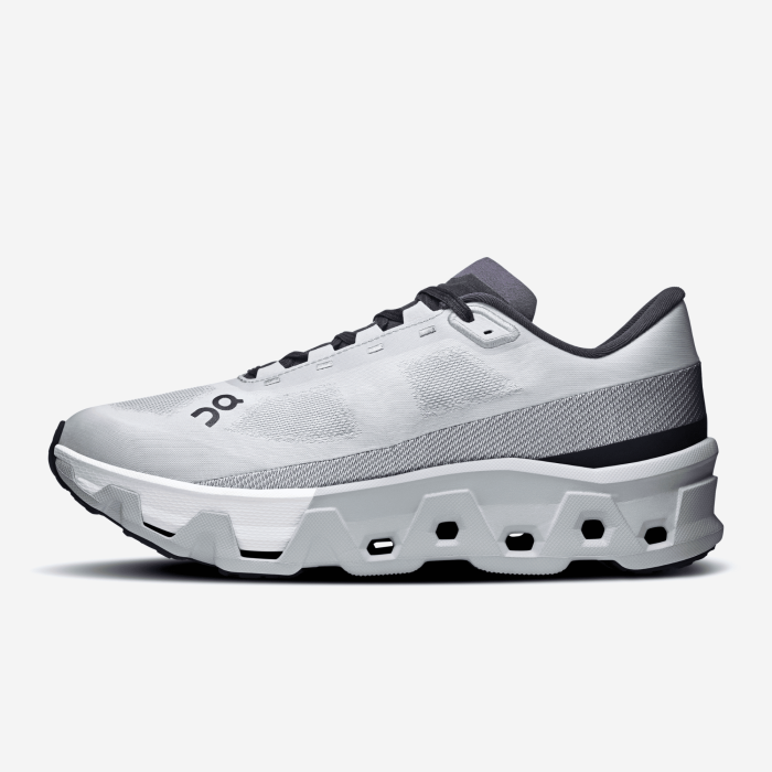 ON CLOUDMONSTER HYPER juoda/balta vyriški bėgimo batai