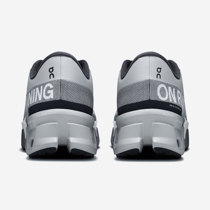 ON CLOUDMONSTER HYPER juoda/balta vyriški bėgimo batai